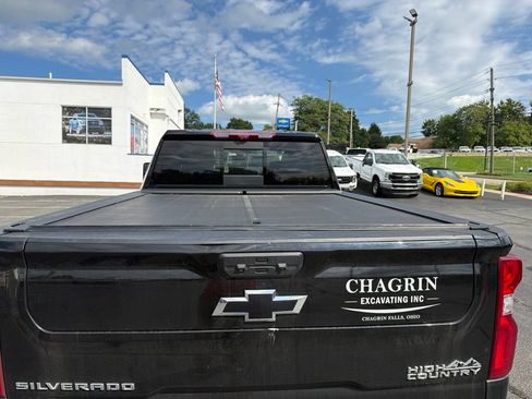 Used 2023 Chevrolet Silverado 3500 High Country w/ Technology Package AWD/4WD image 7