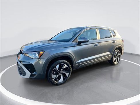 New 2026 Volkswagen Taos SE AWD/4WD image 1