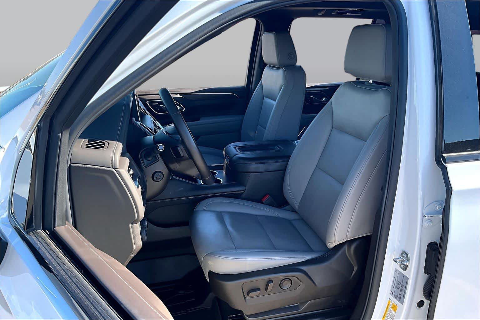 Used 2024 Chevrolet Tahoe Z71 w/ Z71 Off-Road Package AWD/4WD image 8
