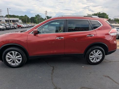 Used 2016 Nissan Rogue SV w/ SV Premium Package AWD/4WD image 4