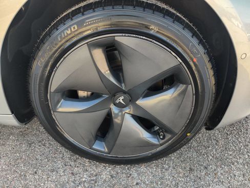 Used 2018 Tesla Model 3 Long Range image 16