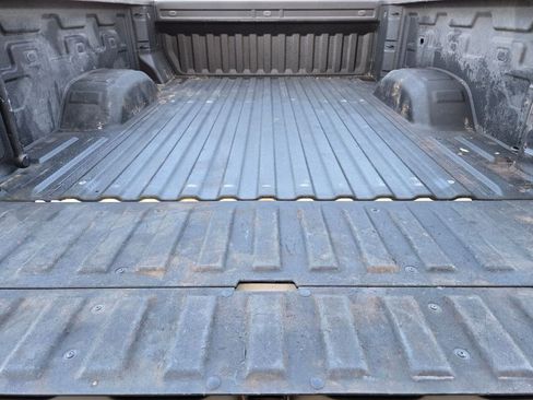 Used 2025 GMC Sierra 2500 SLT w/ SLT Convenience Package image 31