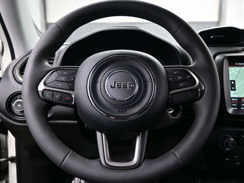 Used 2022 Jeep Renegade Latitude AWD/4WD image 25