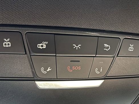 Used 2018 Mercedes-Benz C 300 4MATIC Sedan image 35