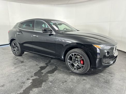 Used 2019 Maserati Levante image 3