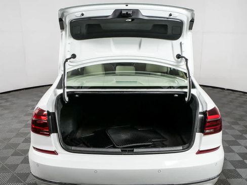 Used 2019 Volkswagen Passat 2.0T SE R-Line FWD image 26