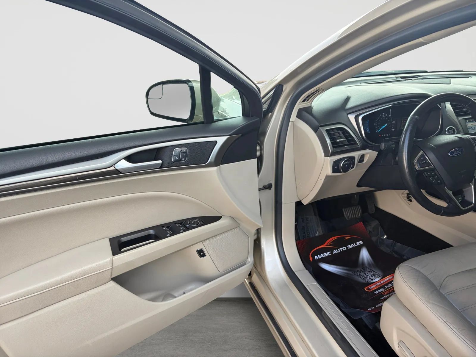 Used 2017 Ford Fusion Energi SE FWD image 11