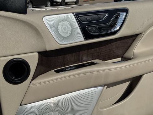 Used 2020 Lincoln Navigator Reserve w/ Luxury Package AWD/4WD image 29
