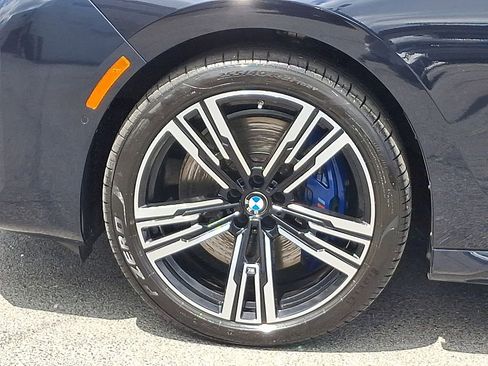 Used 2023 BMW 760i xDrive w/ Executive Package AWD/4WD image 10
