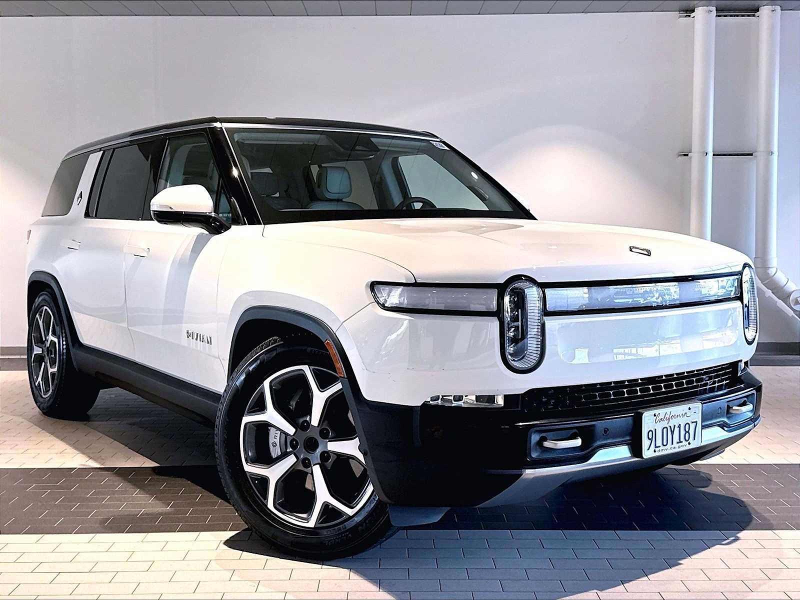 Used 2024 Rivian R1S Adventure Dual AWD/4WD image 13