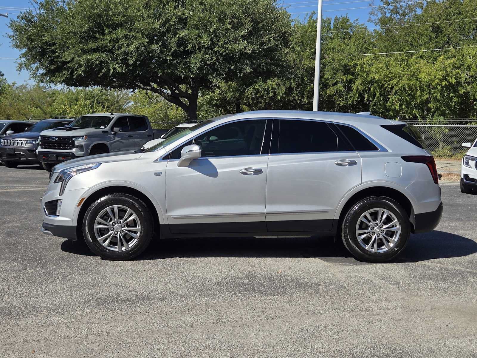Used 2020 Cadillac XT5 Premium Luxury AWD/4WD image 4
