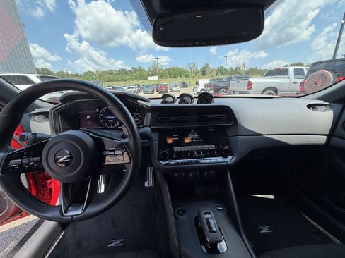 Used 2025 Nissan Z Performance w/ Floor Mat Package RWD image 7