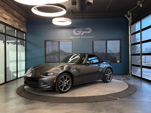 Used 2018 MAZDA MX-5 Miata Grand Touring RWD image 7