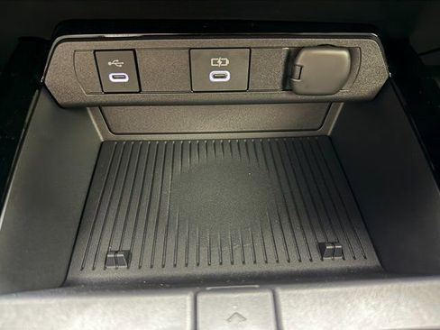 New 2026 Toyota Prius Plug-In Hybrid FWD image 19