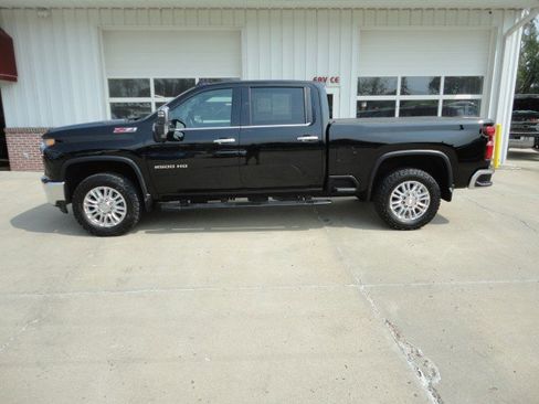 Used 2020 Chevrolet Silverado 2500 LTZ image 1