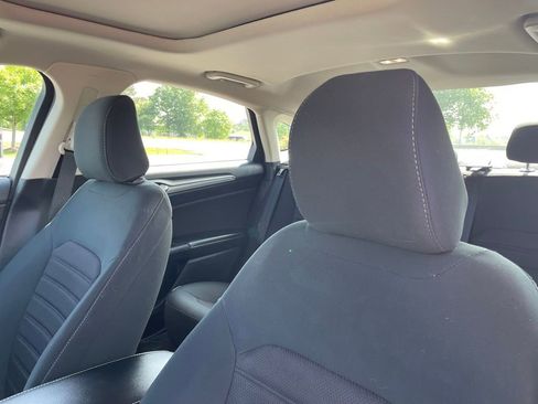 Used 2020 Ford Fusion SE AWD/4WD image 22