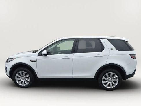 Used 2018 Land Rover Discovery Sport SE image 3