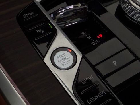 Used 2025 BMW X5 xDrive40i w/ Executive Package image 28