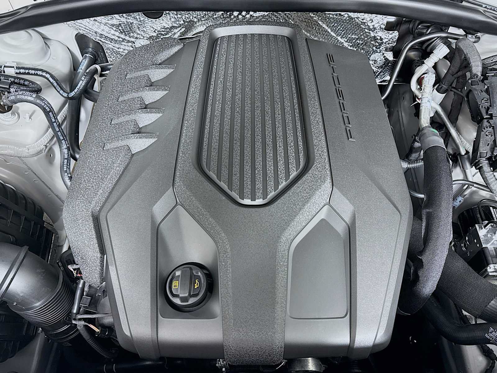 Used 2026 Porsche Macan AWD/4WD image 32