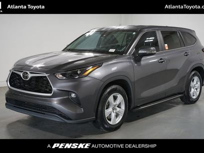 Used 2023 Toyota Highlander LE