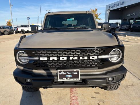 New 2025 Ford Bronco Outer Banks image 8