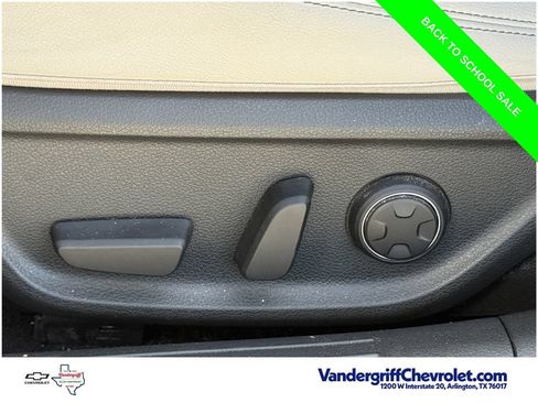 Used 2025 Genesis G70 2.5T RWD image 27