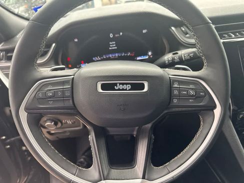 Used 2024 Jeep Grand Cherokee Altitude AWD/4WD image 14