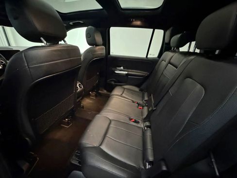 Used 2021 Mercedes-Benz GLB 250 4MATIC w/ Premium Package image 16