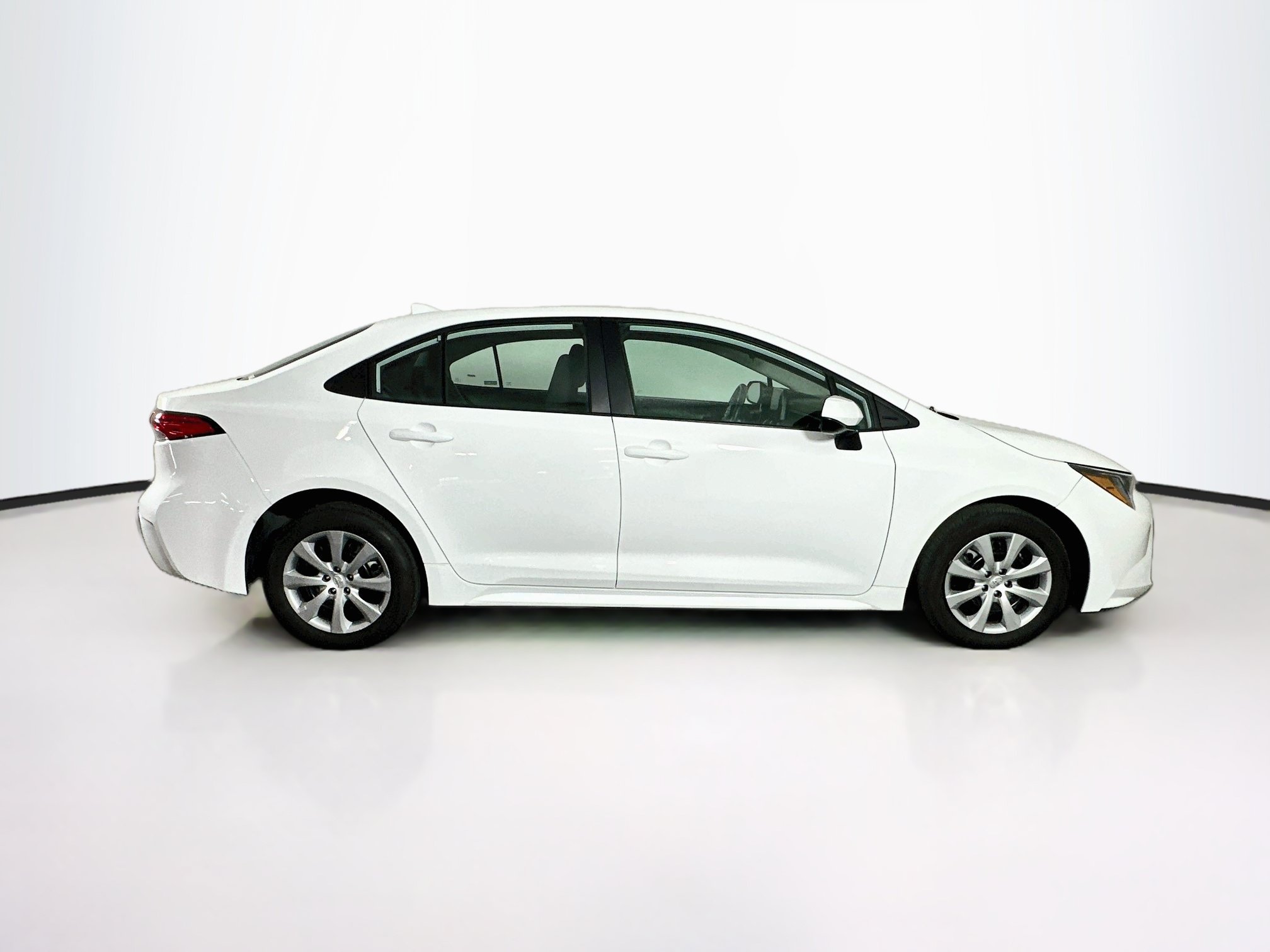Used 2025 Toyota Corolla LE FWD image 10
