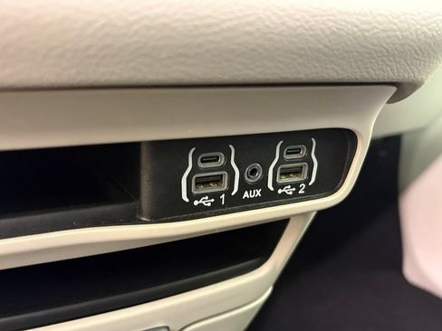 Used 2023 Chrysler Voyager LX FWD image 34