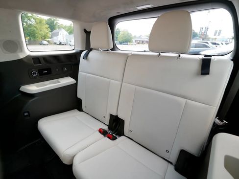 Used 2025 Hyundai Santa Fe Calligraphy AWD/4WD image 33