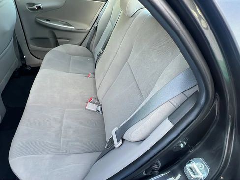 Used 2012 Toyota Corolla LE FWD image 16