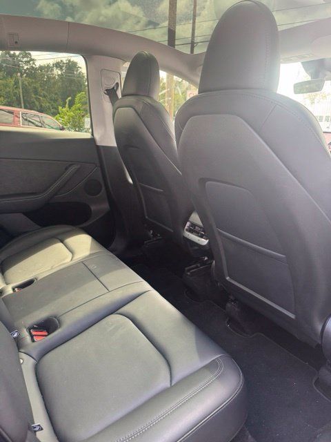 Used 2025 Tesla Model Y Long Range RWD image 11