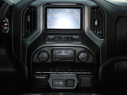 Used 2021 Chevrolet Silverado 1500 Custom image 33