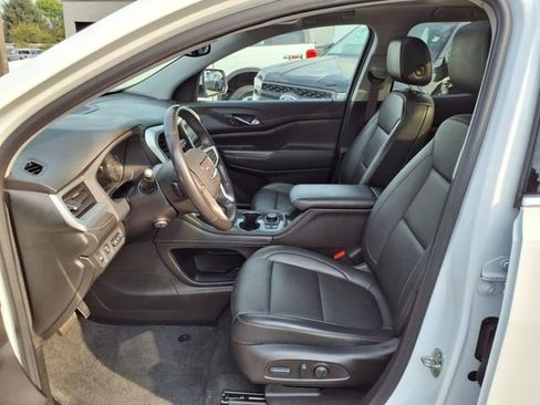 Used 2022 GMC Acadia SLT w/ Technology Package AWD/4WD image 12