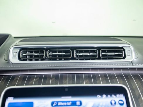 Used 2024 Mercedes-Benz Maybach S 580 4MATIC image 61