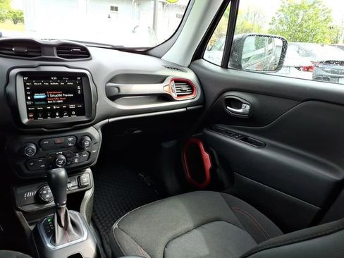 Used 2023 Jeep Renegade Trailhawk AWD/4WD image 19