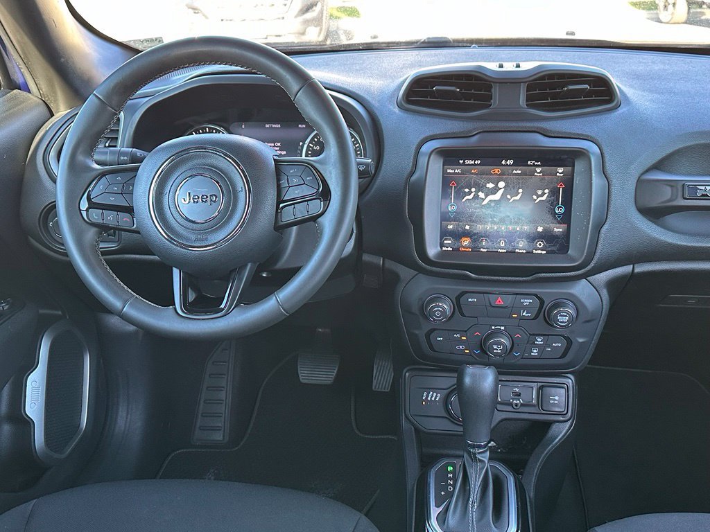 Used 2021 Jeep Renegade Latitude AWD/4WD image 24