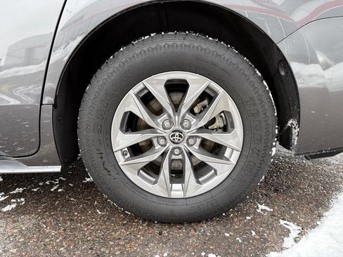 Certified 2025 Toyota Sienna XLE image 12