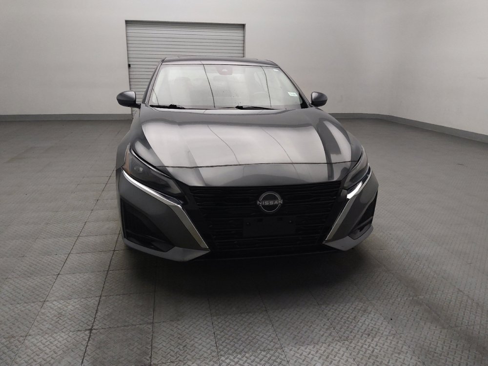 Used 2024 Nissan Altima 2.5 SV w/ SV Premium Package FWD image 14