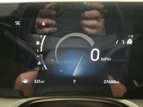 Used 2025 Buick Encore GX Preferred AWD/4WD image 10