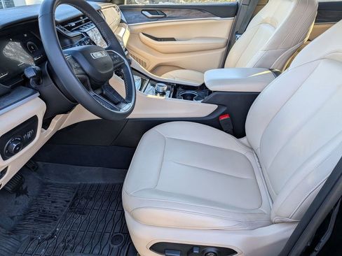 Used 2023 Jeep Grand Cherokee L Limited w/ Trailer Tow Group (B) image 11