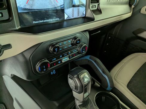 Used 2022 Ford Bronco Wildtrak AWD/4WD image 28
