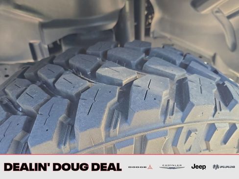 Used 2024 Jeep Gladiator Sport image 29