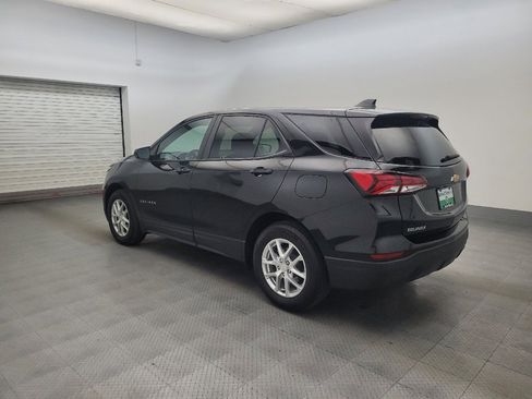 Used 2023 Chevrolet Equinox LS w/ LS Convenience Package FWD image 3