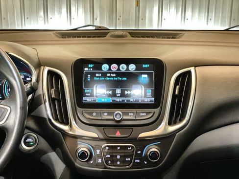 Used 2018 Chevrolet Equinox LT w/ Sun & Infotainment Package image 13