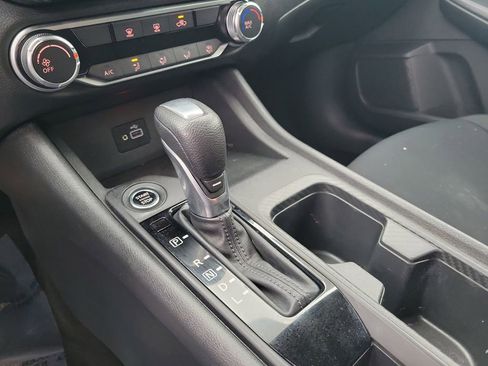 Certified 2021 Nissan Sentra S image 33