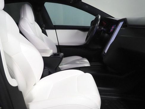 Used 2018 Tesla Model S AWD image 13