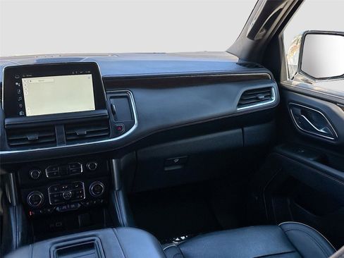 Used 2023 Chevrolet Suburban Premier image 23