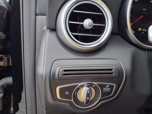 Used 2022 Mercedes-Benz GLC 300 GLC 300 image 28